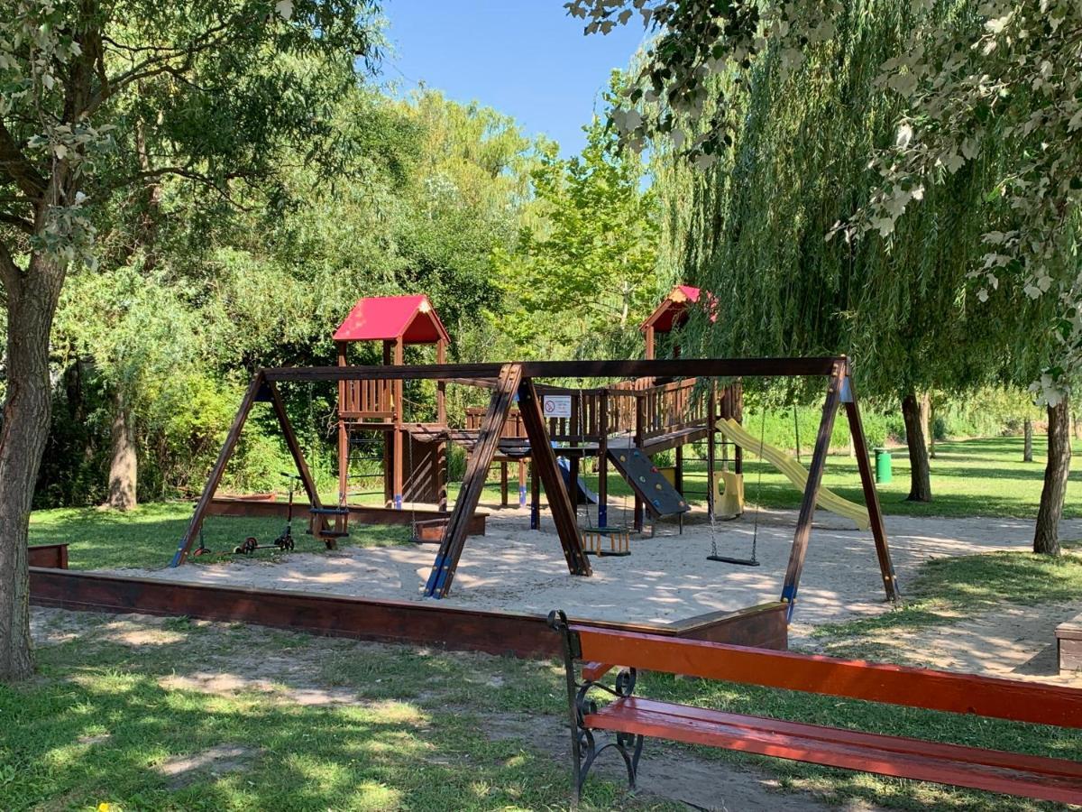 Laszlo Nyaralohaz Balatonfenyves Dış mekan fotoğraf